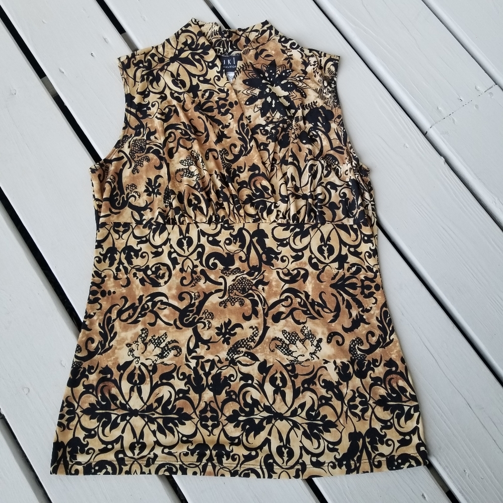 L black scroll top